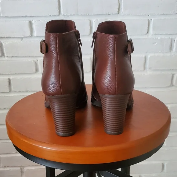 NEW Clarks Verona Gleam Leather Ankle Boots Comfort Collection Size 9.5 - Picture 3 of 10